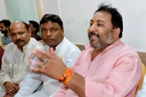 “UP CM should take action against the people who have insulted my family. I dare Akhilesh Yadav to arrest Naseemuddin Siddiqui,” Singh told the media after his arrest.