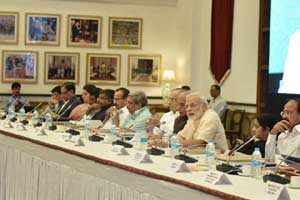 With Narendra Modi at ISC meet, CMs say Centre made us ‘beggars’