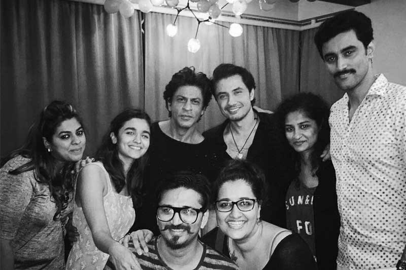 Dear Zindagi, Dear Zindagi SHah Rukh Khan, Dear Zindagi Alia Bhatt, SHah Rukh Khan, SHah Rukh Khan movie, SHah Rukh Khan upcoming movie, alia Bhatt Dear Zindagi, SRK twitter, SHahRukh Khan, @iamsrk, Bollywood, entertainment