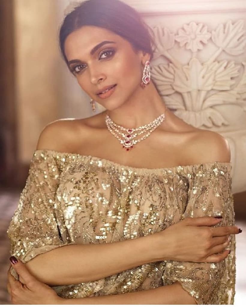 deepika padukone, deepika padukone movies, deepika padukone in saree, deepika padukone images, vin diesel, xxx the return of xander cage, vin diesel movie trailer, entertainment news