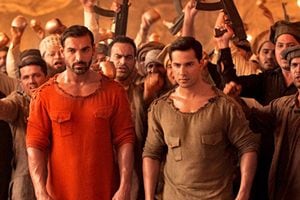 Dishoom deals with the kidnapping of an Indian cricketer just 36 hours before the final match between Pakistan and India. 