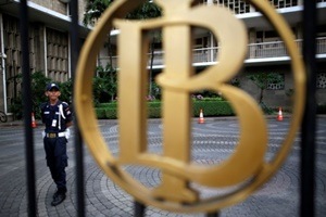 The central bank's consumer confidence index rose to 113.7 in June from 112.1 in May. (Reuters) 