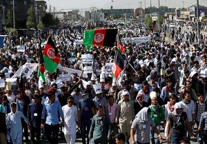 Demonstrators from Afghanistan's Hazara minority attend a protest in Kabul, Afghanistan July 23, 2016. REUTERS/Omar Sobhani Demonstrators from Afghanistan's Hazara minority attend a protest in Kabul, Afghanistan July 23, 2016. REUTERS/Omar Sobhani