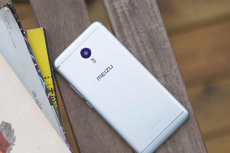 Meizu Metal 2 smartphone and smartwatch is all set to launch on August 10th in China. Meizu Metal 2 smartphone runs on YunOS and comes with a 5.5-inch 1080p display and is available in two variants with 2GB and 3GB of RAM. It will be powered by Helio P10 SoC and will be empowered with a 4000mAh battery. (Representative image: Twitter)