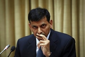Raghuram Rajan's last monetary policy review tomorrow; 3 reasons why RBI should go for rate cut Raghuram Rajan's last monetary policy review tomorrow; 3 reasons why RBI should go for rate cut