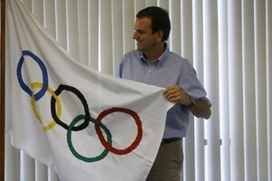 It advises that in the event of a robbery, people stay calm and avoid arguing with the perpetrators. (Reuters) It advises that in the event of a robbery, people stay calm and avoid arguing with the perpetrators. (Reuters)