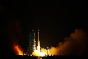 The rocket loaded with China's unmanned space module Tiangong-1 lifts off from the launch pad in the Jiuquan Satellite Launch Center, Gansu province September 29, 2011 (Pic: Reuters)