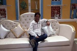 An entertainment web portal reported that Arvind Marchande, head production controller, suffered a heart attack and died on the sets of Tarak Mehta ka Oolta Chashma, itself. (Pic: Arvind's Facebook account) An entertainment web portal reported that Arvind Marchande, head production controller, suffered a heart attack and died on the sets of Tarak Mehta ka Oolta Chashma, itself. (Pic: Arvind's Facebook account)