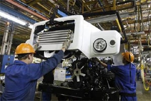 Experts point towards the delay in the arrival of monsoon and consequent decrease in availability of freight for the expected decline in the truck and other heavy vehicle sales. (Reuters)