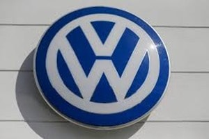 Management and labour leaders are currently seeking to reach agreement on cost cuts and strategy in time for a Nov. 18 meeting of the supervisory board to ratify spending targets across the group for the coming years.(Reuters) Management and labour leaders are currently seeking to reach agreement on cost cuts and strategy in time for a Nov. 18 meeting of the supervisory board to ratify spending targets across the group for the coming years.(Reuters)