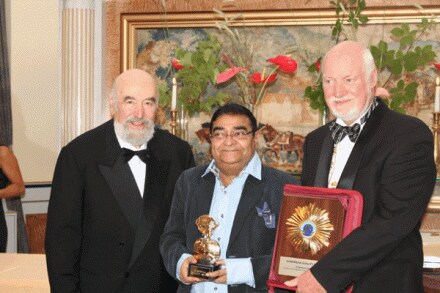 Dr Mukesh Batra (centre) being felicitated by the President of the European Medical Association Dr Vincenzo Costigliola