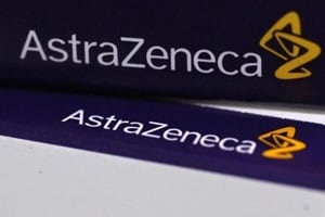 AstraZeneca hopes to convince doctors its experimental injection for severe asthma has an edge over two approved rivals after clinical trials data on Monday showed it worked well when given just once every two months. The drugmaker has previously flagged benralizumab, which is likely to reach the market next year, as a potential $2 billion-a-year seller. (Reuters)