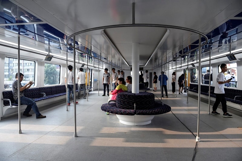 China's Straddling Bus, China's Straddling Bus trial, Straddling Bus china, Straddling Bus test run
