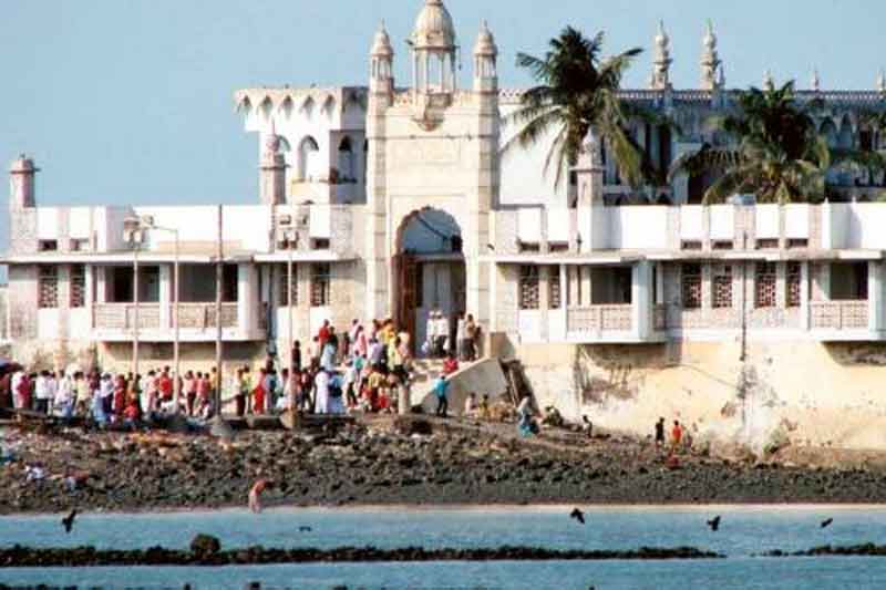 Haji Ali Dargah, Haji Ali Dargah Mumbai, Haji Ali Dargah ban on women, Haji Ali Dargah bombay high court, Haji Ali Dargah quran, quran, quran and women, quran and women's rights, quran ban on women, islam, islam women, status of women under islam, islam ban on women, islamic practice, quran discrimination, quran discrimination against women, mumbai