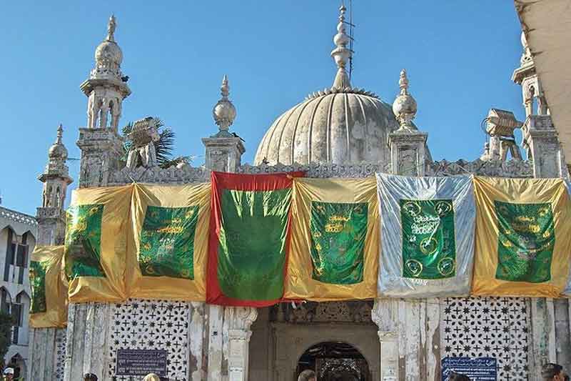 Haji Ali Dargah, Haji Ali Dargah Mumbai, Haji Ali Dargah ban on women, Haji Ali Dargah bombay high court, Haji Ali Dargah quran, quran, quran and women, quran and women's rights, quran ban on women, islam, islam women, status of women under islam, islam ban on women, islamic practice, quran discrimination, quran discrimination against women, mumbai
