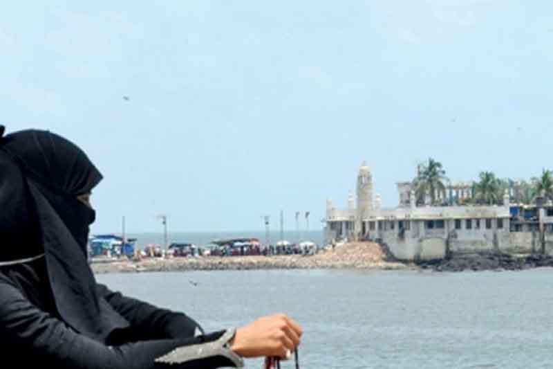Haji Ali Dargah, Haji Ali Dargah Mumbai, Haji Ali Dargah ban on women, Haji Ali Dargah bombay high court, Haji Ali Dargah quran, quran, quran and women, quran and women's rights, quran ban on women, islam, islam women, status of women under islam, islam ban on women, islamic practice, quran discrimination, quran discrimination against women, mumbai