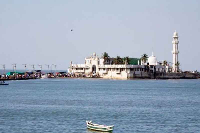 Haji Ali Dargah, Haji Ali Dargah Mumbai, Haji Ali Dargah ban on women, Haji Ali Dargah bombay high court, Haji Ali Dargah quran, quran, quran and women, quran and women's rights, quran ban on women, islam, islam women, status of women under islam, islam ban on women, islamic practice, quran discrimination, quran discrimination against women, mumbai