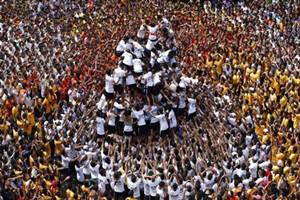 The Maharashtra Government moved the apex court on August 3, seeking a clarification regarding the height of human pyramids for the celebrations after the Bombay High Court last week pulled up the government for its failure to obtain clarification from the apex court in this regard. (Reuters)