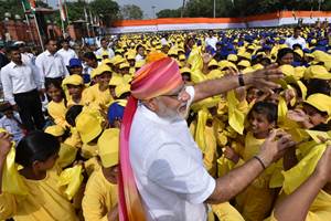 PM Narendra Modi with children at Red Fort on Independence Day. (Source: Twitter/Narendra Modi) PM Narendra Modi with children at Red Fort on Independence Day. (Source: Twitter/Narendra Modi)