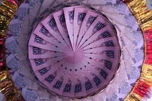 The central government is planning to shut down seven public sector undertakings (PSUs) out of the 74 loss making state owned units based on the recommendations of NITI Aayog as they were unfit for revival. (Reuters)