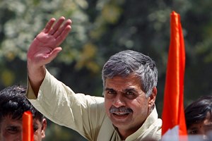 “Everyone knows how the Samajwadi Party is performing in Uttar Pradesh. There is an atmosphere of fear in the state. It has been the politics of Samajwadi Party to indulge in land grabbing and other such activities and such an image of the party has been created by Mulayam Singh Yadav,” Congress leader Sandeep Dikshit told ANI. (PTI)