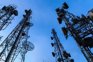 Pray for spectrum auction failure: Only then will base prices for critical 700MHz be cut