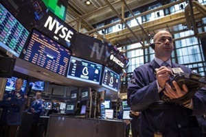 The S&P 500 index and the Dow pared gains on Tuesday as financial stocks were weighed down by weak services data. (Reuters)  The S&P 500 index and the Dow pared gains on Tuesday as financial stocks were weighed down by weak services data. (Reuters)