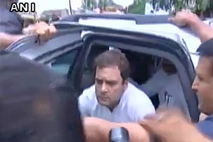 The unsatisfied women health workers did not call off the scheduled strike and stopped Rahul Gandhi's convoy while he was on his way to Lucknow for a public meeting. He was to attend several political and non-political meetings and was also scheduled to chair a party leaders' meeting at Munshiganj. (ANI) The unsatisfied women health workers did not call off the scheduled strike and stopped Rahul Gandhi's convoy while he was on his way to Lucknow for a public meeting. He was to attend several political and non-political meetings and was also scheduled to chair a party leaders' meeting at Munshiganj. (ANI)