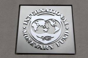 IMF says hyperinflation, mass migration loom for Venezuela
