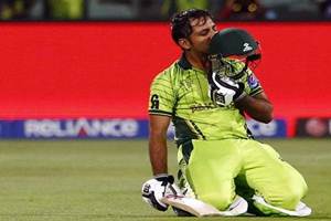 Pakistan survive West Indies late charge for 16-run victory