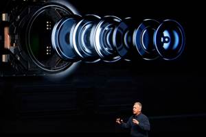 The ISP in both the iPhone 7 cameras makes the subject look sharp while blurring out the background, which is the exact type of feature seen in DSLR cameras. (Reuters)