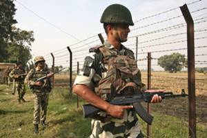 Panic gripped the residents of villages in many border districts of Punjab today after reports of escalation in tensions between India and Pakistan spread. (Reuters)