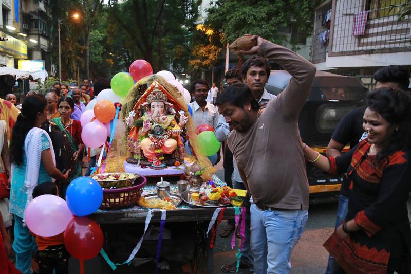 ganesh visarjan, ganesh visarjan images, ganesh visarjan 2016, ganesh visarjan mumbai, ganesh aarti, ganesh aarti vidhi, ganesh visarjan 2016 date, mumbai ganesh visarjan