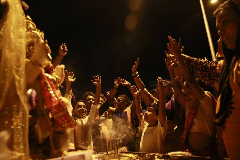 ganesh visarjan, ganesh visarjan images, ganesh visarjan 2016, ganesh visarjan mumbai, ganesh aarti, ganesh aarti vidhi, ganesh visarjan 2016 date, mumbai ganesh visarjan