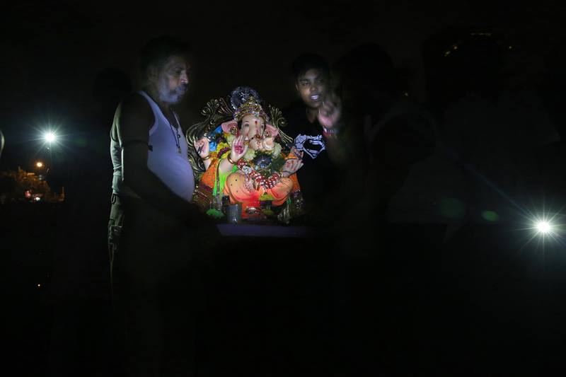 ganesh visarjan, ganesh visarjan images, ganesh visarjan 2016, ganesh visarjan mumbai, ganesh aarti, ganesh aarti vidhi, ganesh visarjan 2016 date, mumbai ganesh visarjan