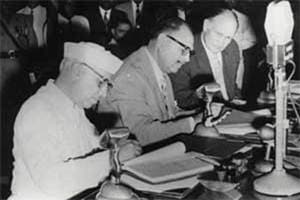 The bilateral agreement arbitrated by the World Bank gives control over three eastern rivers -- the Beas, Ravi and Sutlej -- to India. It guarantees an unrestricted control to Pakistan of three western rivers -- Chenab, Jhelum and the Indus, which flow through Jammu and Kashmir. (File Photo)