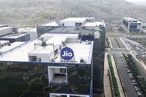 Adding an average of 6 to 10 million customers a day, Reliance Jio is expected to have about 35 million subscribers by the end of this month. Adding an average of 6 to 10 million customers a day, Reliance Jio is expected to have about 35 million subscribers by the end of this month.