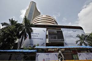Brokers said sentiment was largely bolstered on sustained foreign fund inflows and persistent buying by retail investors. (Source: Reuters) Brokers said sentiment was largely bolstered on sustained foreign fund inflows and persistent buying by retail investors. (Source: Reuters)