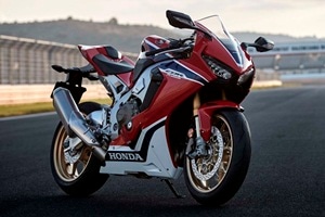 Honda CBR1000RR Fireblade unveiled at 2016 Intermot