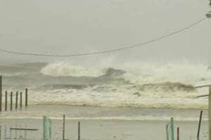 Hurricane Matthew kills almost 900 in Haiti before hitting US