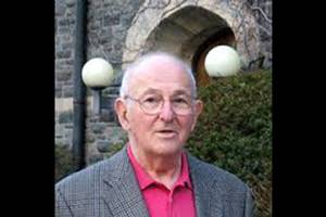 Jacob Neusner (NOOSE-ner) died Saturday at his home in Rhinebeck, New York. He was 84 and suffered from Parkinson's disease. Bard College, where he had taught since 1994, confirmed his death. 