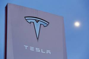 Tesla CEO Elon Musk, who is chairman of both companies, wants to combine them in an all-stock deal worth around $2.45 billion. (Reuters) Tesla CEO Elon Musk, who is chairman of both companies, wants to combine them in an all-stock deal worth around $2.45 billion. (Reuters)