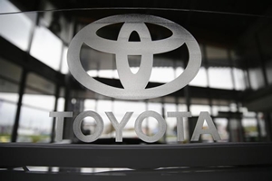 Toyota-Suzuki dalliance marks auto industry fight for survival