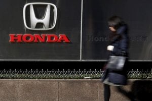 the two firms will look into the feasibility of the joint development and OEM supply from Honda to Yamaha of a next-generation version of the current Honda BENLY and Yamaha GEAR 50 cc business scooter models. (Reuters)