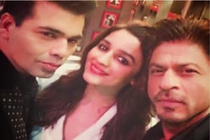 Shah Rukh and Alia shot for the episode on Wednesday evening. Shah Rukh took to Twitter to share a picture from the sets for his fans. (Source: Twitter)