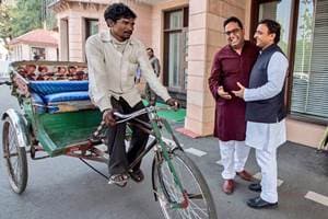 akhilesh yaday, vijay shekhar sharma, pay tm ceo, pay tm ceo vijay shekhar sharma, vijay shekhar sharma pay tm, vijay shekhar, vijay shekhar pay tm, pay tm vijay shekhar, lucknow metro, uttar pradesh, up, uttar pradesh news,, up news, pay tm news, financial express, maniram, vijay shekhar rickshaw
