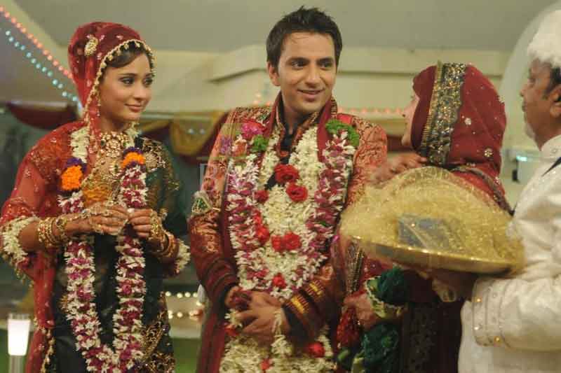 bigg boss 10, bigg boss, salman khan, bigg boss season 10, bigg boss 10 contestants, bigg boss controversies, salman khan bigg boss, bigg boss 2016, bb10, bigg boss top controversies, Rahul Mahajan, Payal Rastogi, Kushal Tandon, Tanisha Mukherjee, Dolly Bindra, Kamaal Rashid Khan, KRK, Sara Khan, Ali Merchant, bigg boss 10 contestants list, bigg boss 10 first episode, deepika padukone, bigg boss 10 news, television news, entertainment news