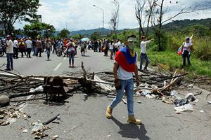 It doesn’t get any worse than this: Tired of counting piles of cash, Venezuelans start weighing them It doesn’t get any worse than this: Tired of counting piles of cash, Venezuelans start weighing them