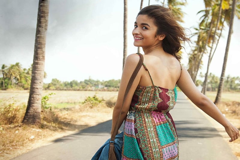 Dear Zindagi, Dear Zindagi Alia bhatt, dear zindagi alia, alia bhatt fashion, dear zindagi alia bhatt clothes, dear zindagi alia look, alia outfit dear zindagi, dear zindagi alia bhatt fashion, shahrukh khan, entertainment, bollywood, news, bollywood news, movies, bollywood updates