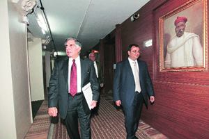 “The management of the company and its subsidiaries have the full confidence and support of the independent directors,”